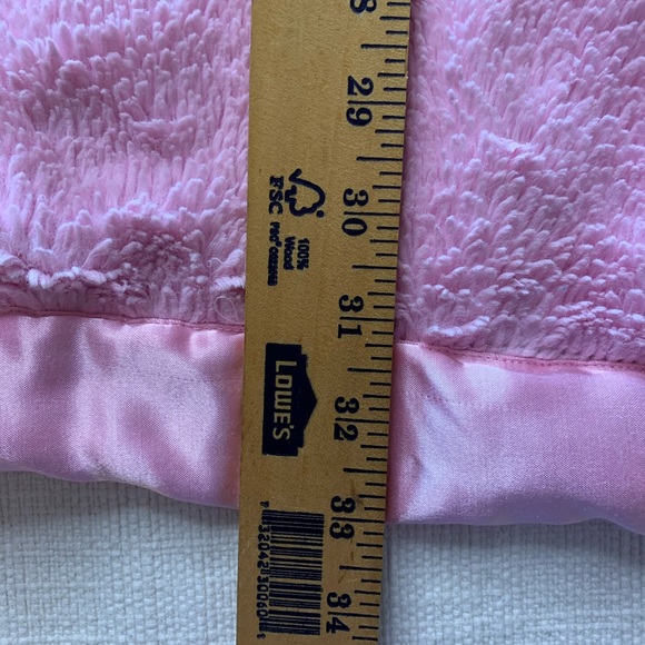 Crown & Ivy Blush Pink Fleece Baby Blanket - Picture 6 of 7